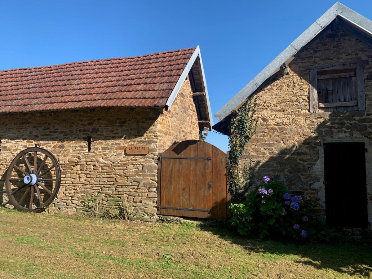 La Petite Ecurie Villa Saint-Yrieix-la-Perche Exterior foto